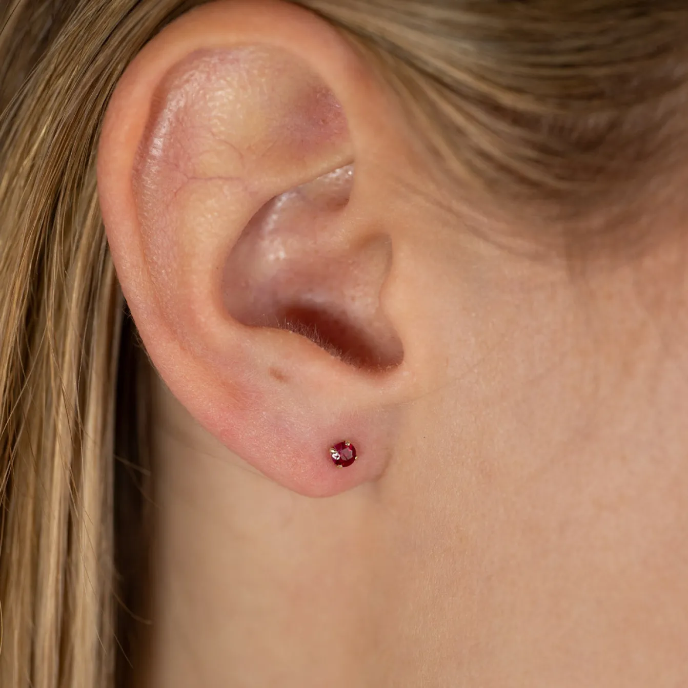 SOLEY RUBY SOLID GOLD STUD EARRING