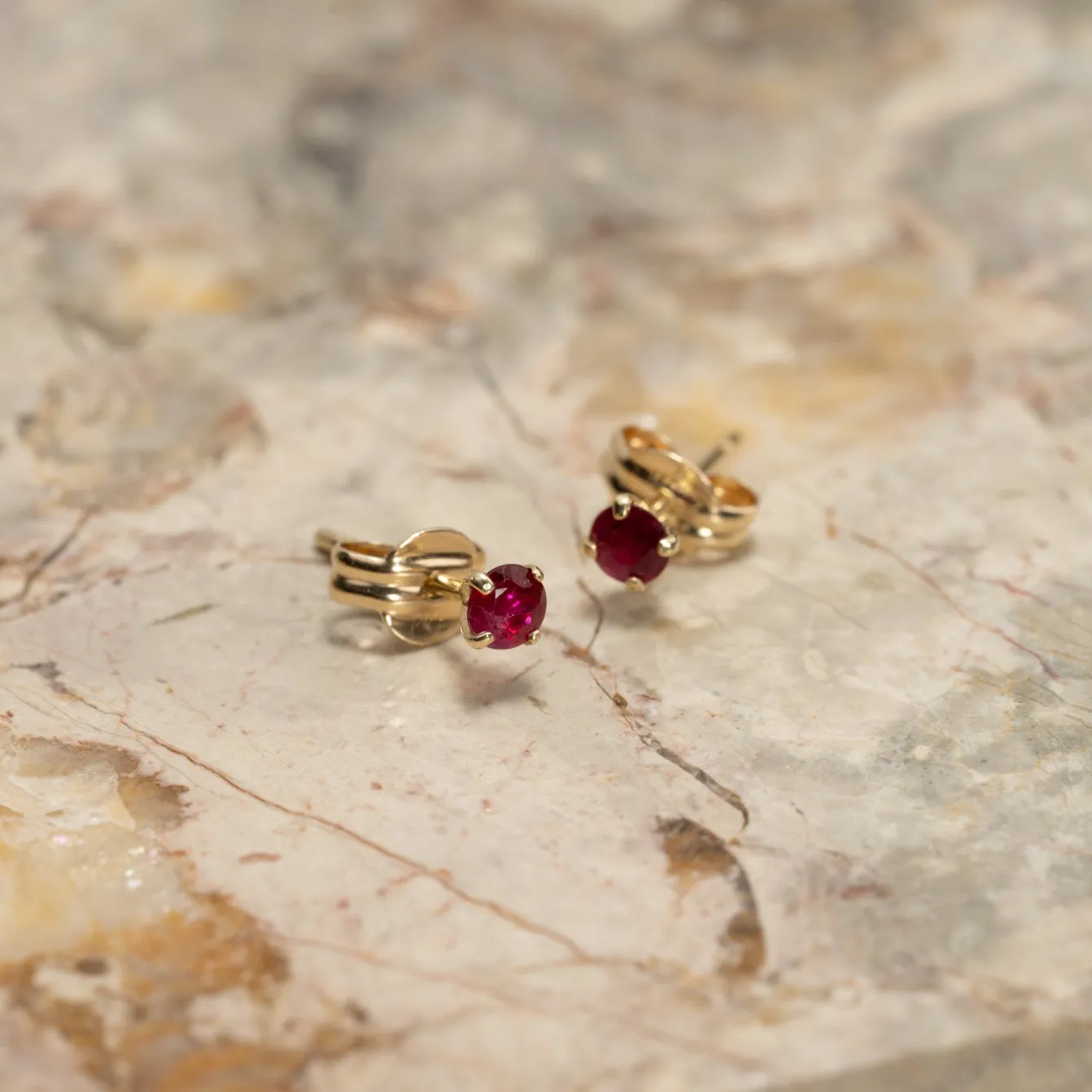 SOLEY RUBY SOLID GOLD STUD EARRING