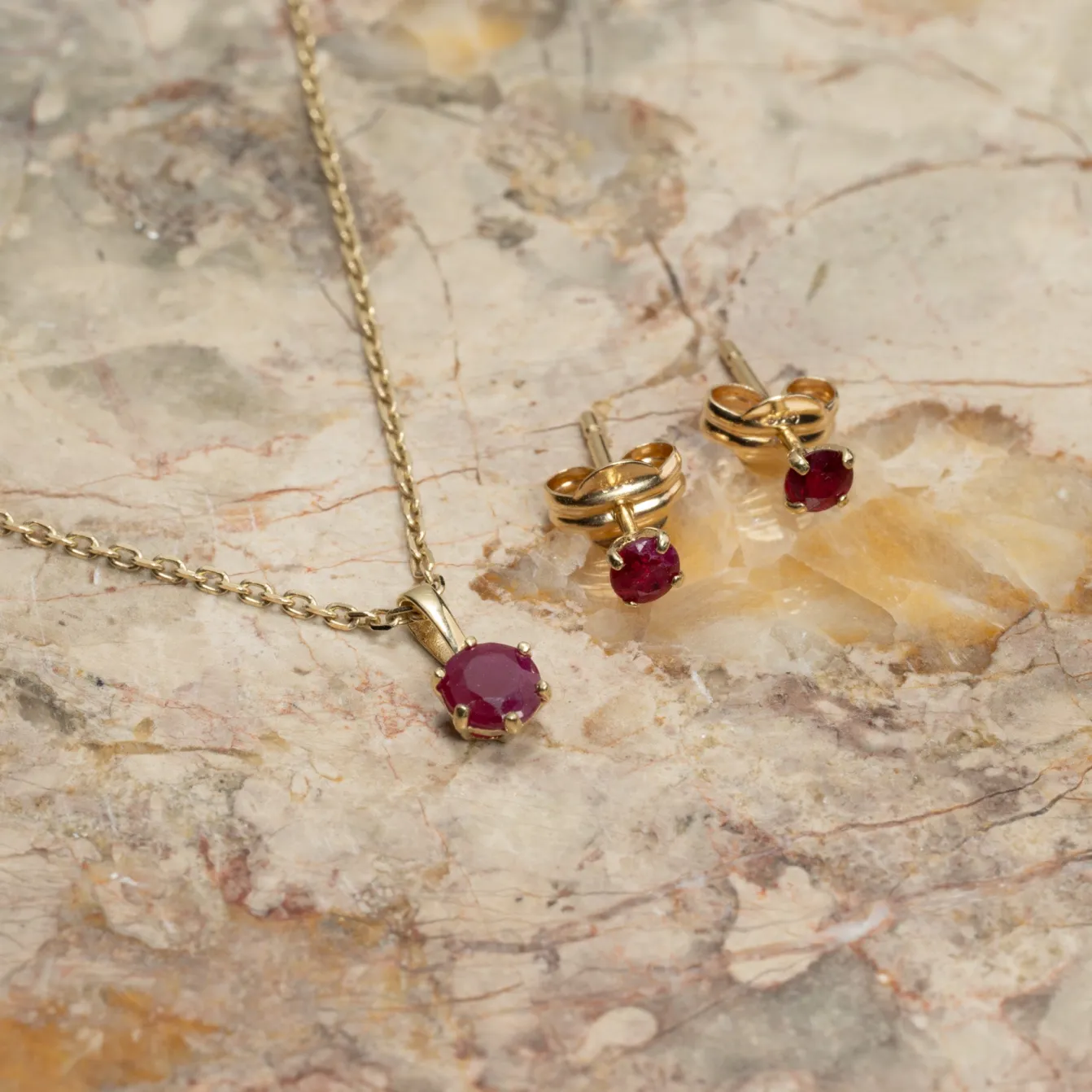 SOLEY RUBY SOLID GOLD STUD EARRING