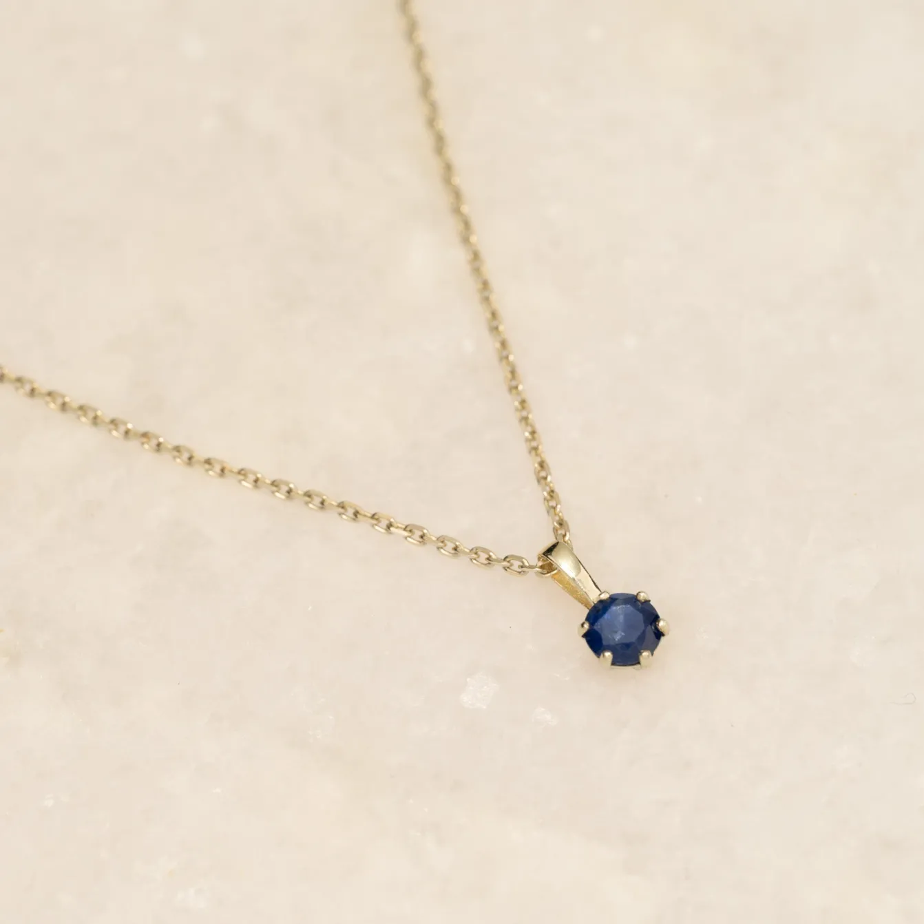 SOLEY SAPPHIRE SOLID GOLD PENDANT