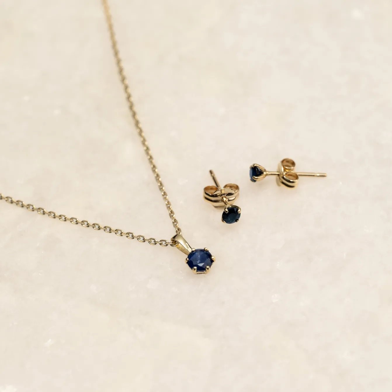 SOLEY SAPPHIRE SOLID GOLD STUD EARRING