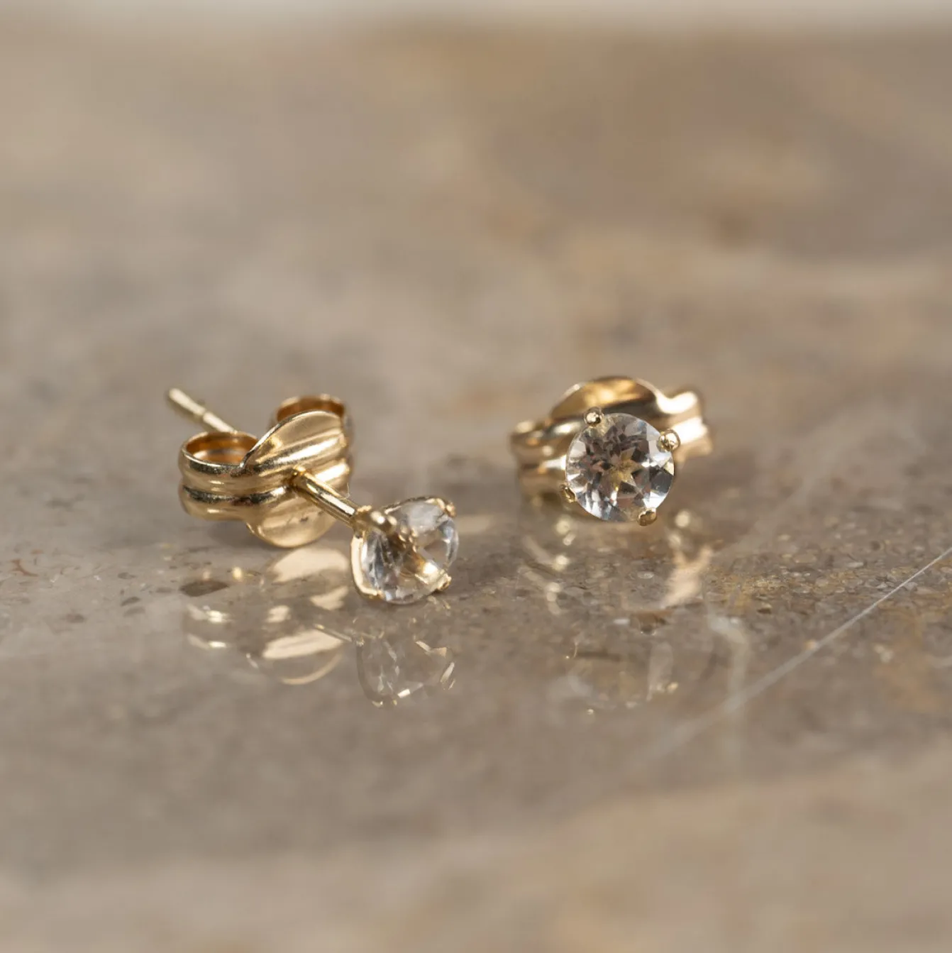 SOLEY WHITE TOPAZ SOLID GOLD STUD EARRING
