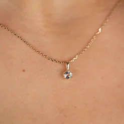 SOLEY WHITE TOPAZ SOLID GOLD PENDANT