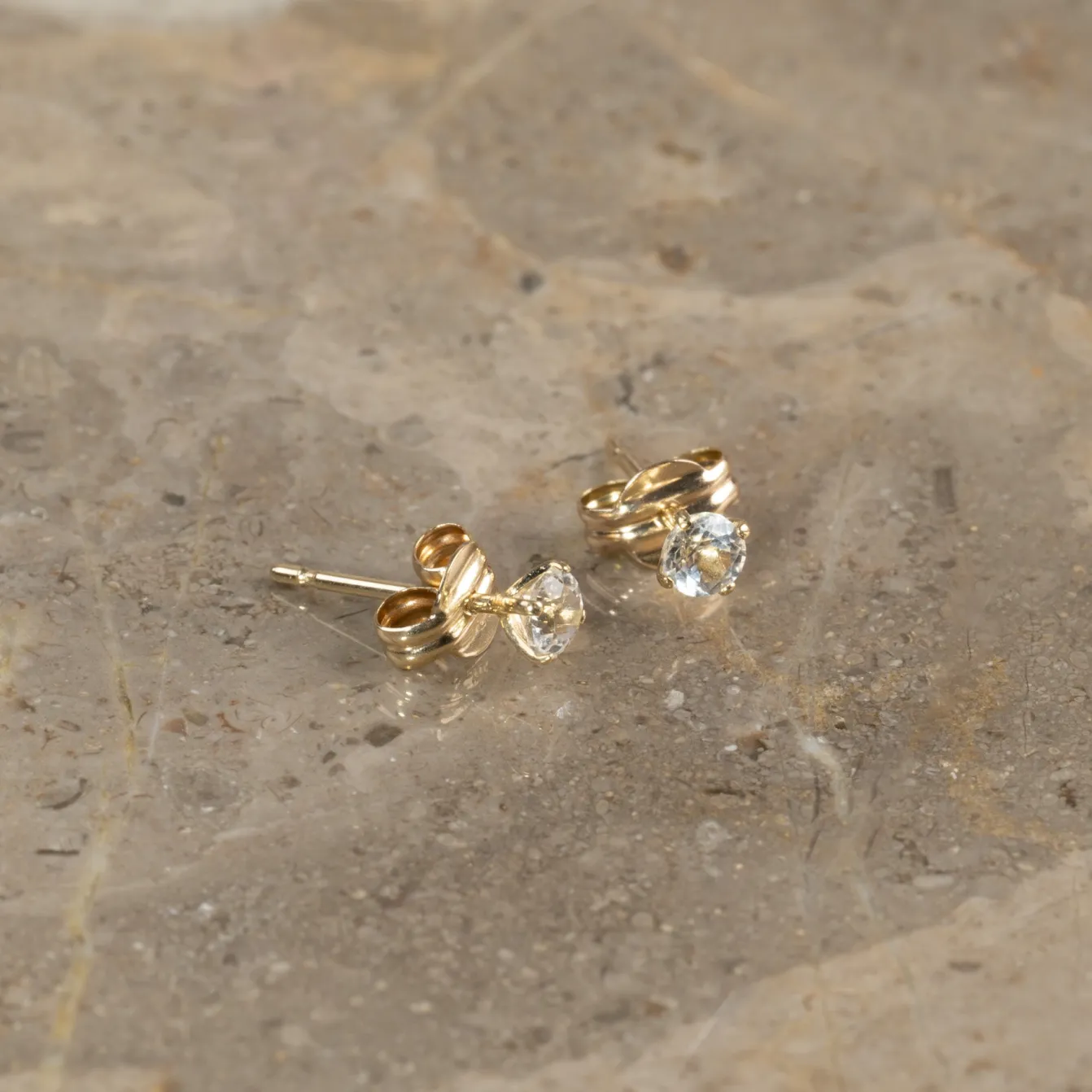SOLEY WHITE TOPAZ SOLID GOLD STUD EARRING