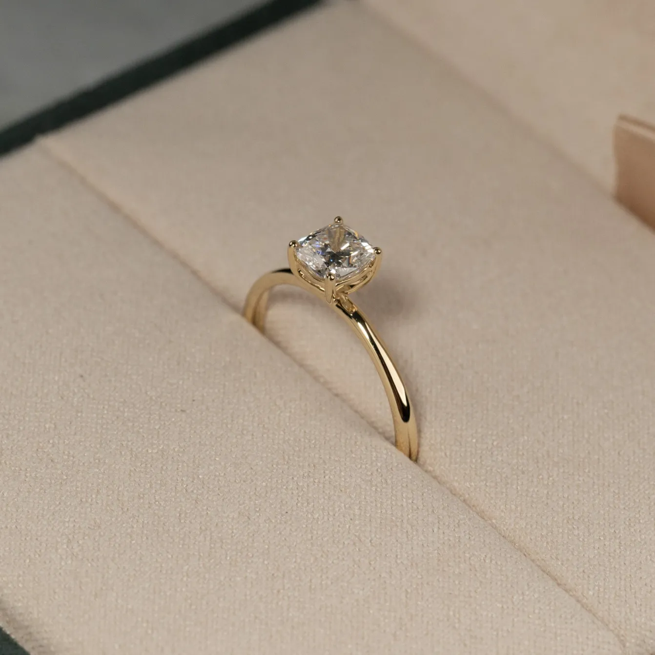 SOLITAIRE BASKET-SET CUSHION DIAMOND RING - 0.75ct - YG