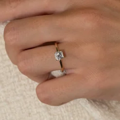 SOLITAIRE BASKET-SET CUSHION DIAMOND RING - 0.75ct - YG