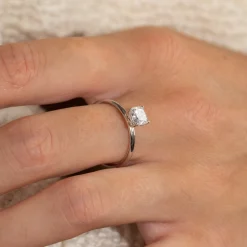 SOLITAIRE BASKET-SET CUSHION DIAMOND RING - 0.75ct - WG