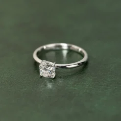SOLITAIRE BASKET-SET CUSHION DIAMOND RING - 1.0ct - WG
