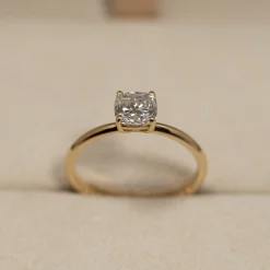 SOLITAIRE BASKET-SET CUSHION DIAMOND RING - 1.0ct - YG