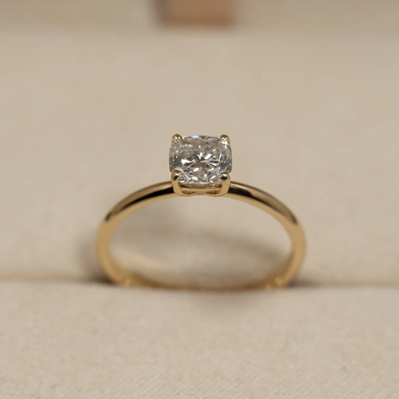 SOLITAIRE BASKET-SET CUSHION DIAMOND RING - 1.0ct - YG