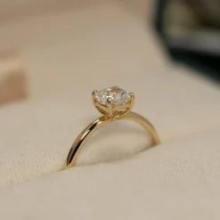 SOLITAIRE BASKET-SET CUSHION DIAMOND RING - 1.0ct - YG