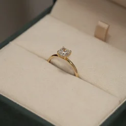 SOLITAIRE BASKET-SET CUSHION DIAMOND RING - 1.0ct - YG