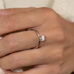 SOLITAIRE BASKET-SET CUSHION DIAMOND RING - 0.75ct - WG