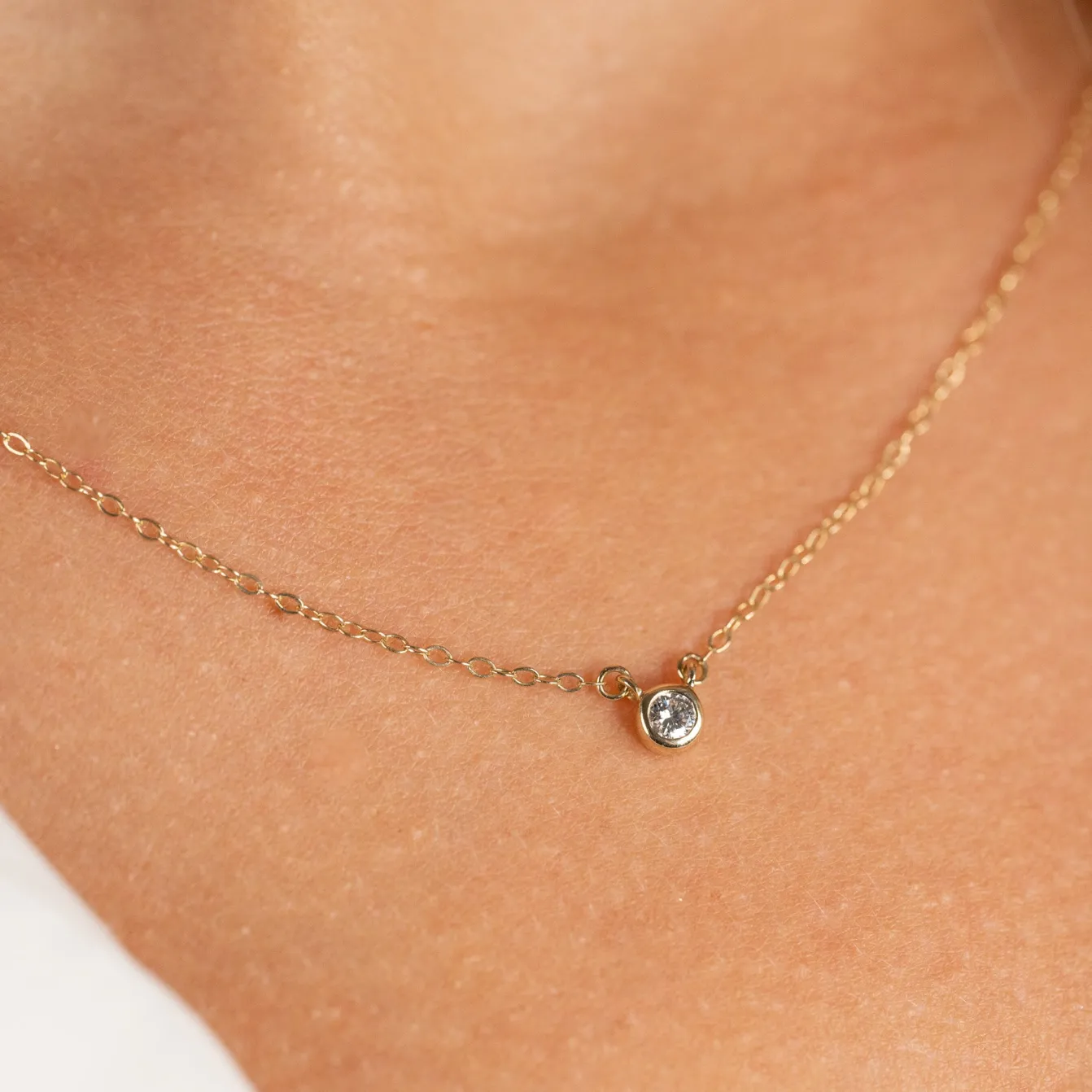 SOLITAIRE BEZEL DIAMOND NECKLACE - 0.1ct - YG