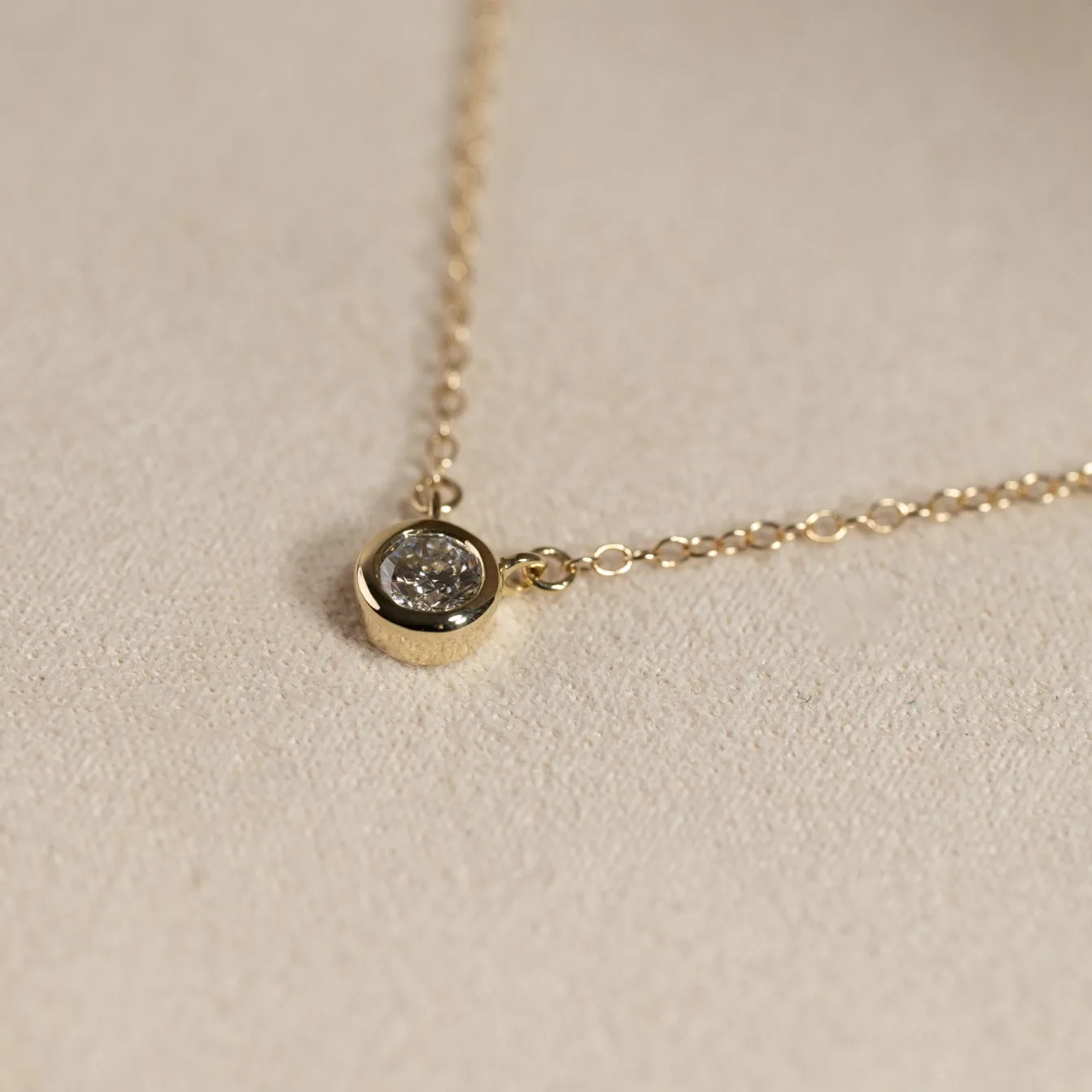 SOLITAIRE BEZEL DIAMOND NECKLACE - 0.25ct - YG