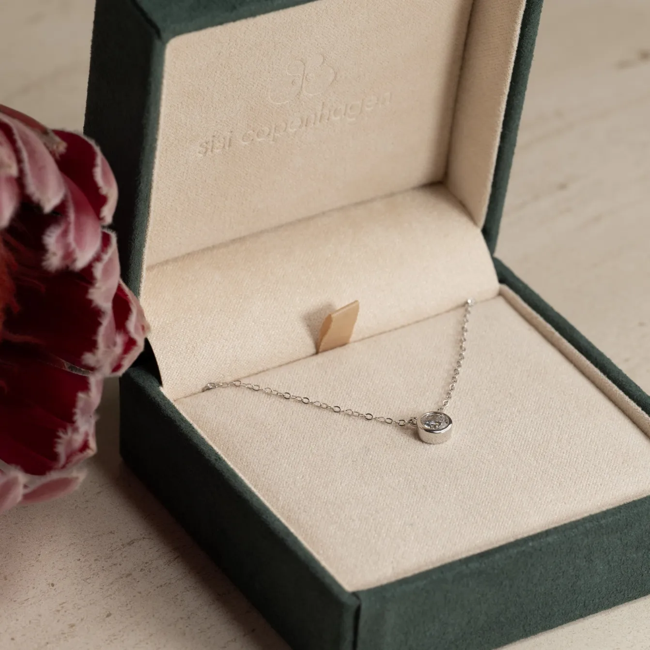 SOLITAIRE BEZEL DIAMOND NECKLACE - 0.5ct - WG