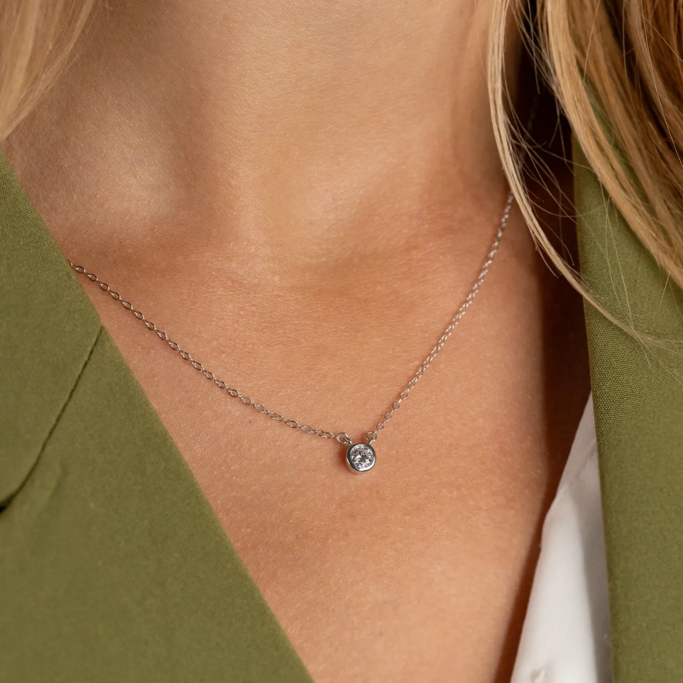 SOLITAIRE BEZEL DIAMOND NECKLACE - 0.25ct - WG