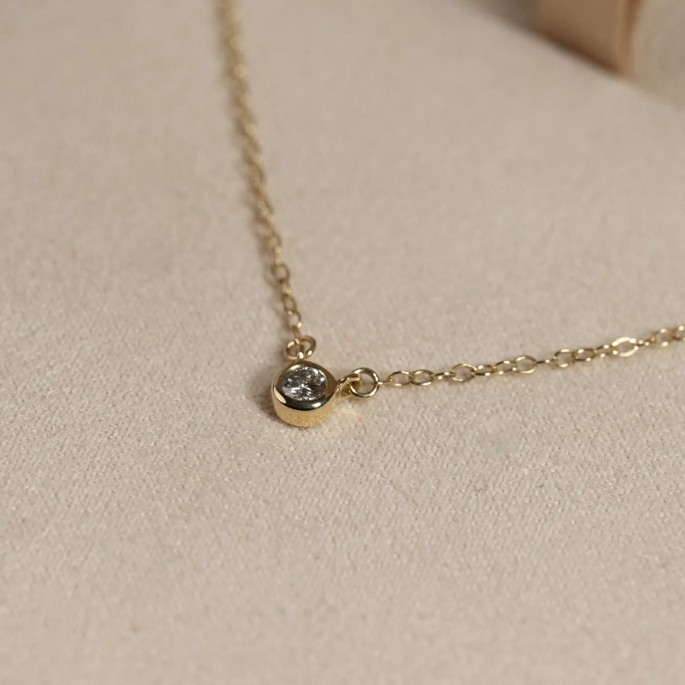 SOLITAIRE BEZEL DIAMOND NECKLACE - 0.1ct - YG