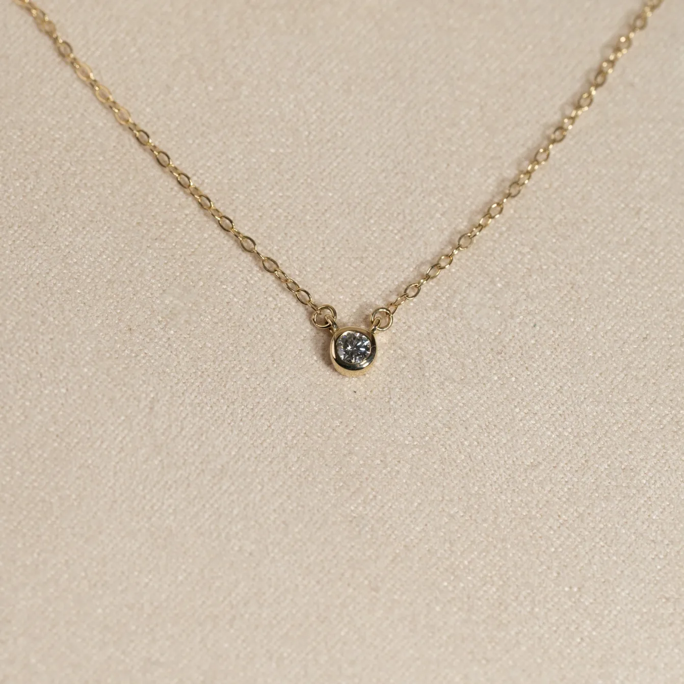 SOLITAIRE BEZEL DIAMOND NECKLACE - 0.1ct - YG