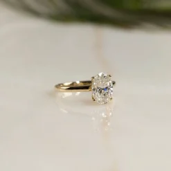 SOLITAIRE OVAL-CUT DIAMOND RING - 2.0ct - YG