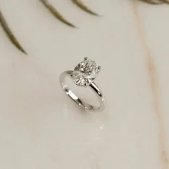 SOLITAIRE OVAL-CUT DIAMOND RING - 3.0ct - WG