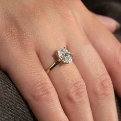 SOLITAIRE OVAL-CUT DIAMOND RING - 1.5ct - YG