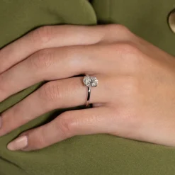 SOLITAIRE OVAL-CUT DIAMOND RING - 1.5ct - WG