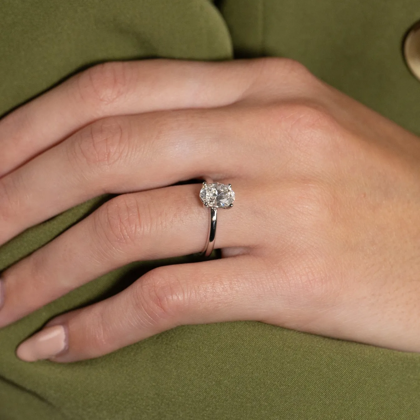 SOLITAIRE OVAL-CUT DIAMOND RING - 1.5ct - WG