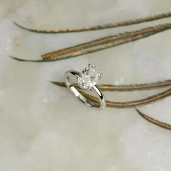 SOLITAIRE OVAL-CUT DIAMOND RING - 2.0ct - WG