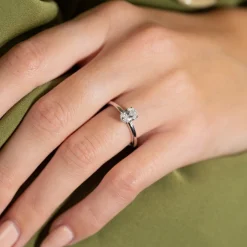 SOLITAIRE OVAL-CUT DIAMOND RING - 0.75ct - WG