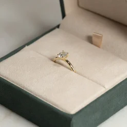 SOLITAIRE OVAL-CUT DIAMOND RING - 0.75ct - YG