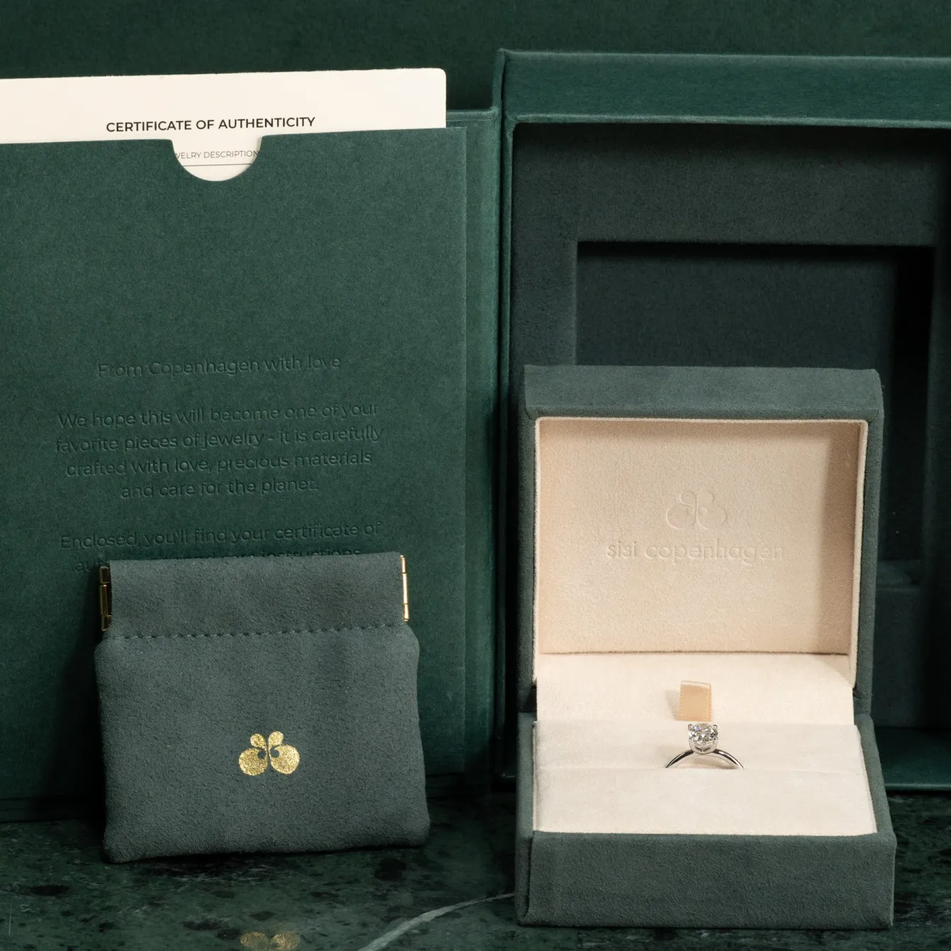 SOLITAIRE OVAL-CUT DIAMOND RING - 1.5ct - WG
