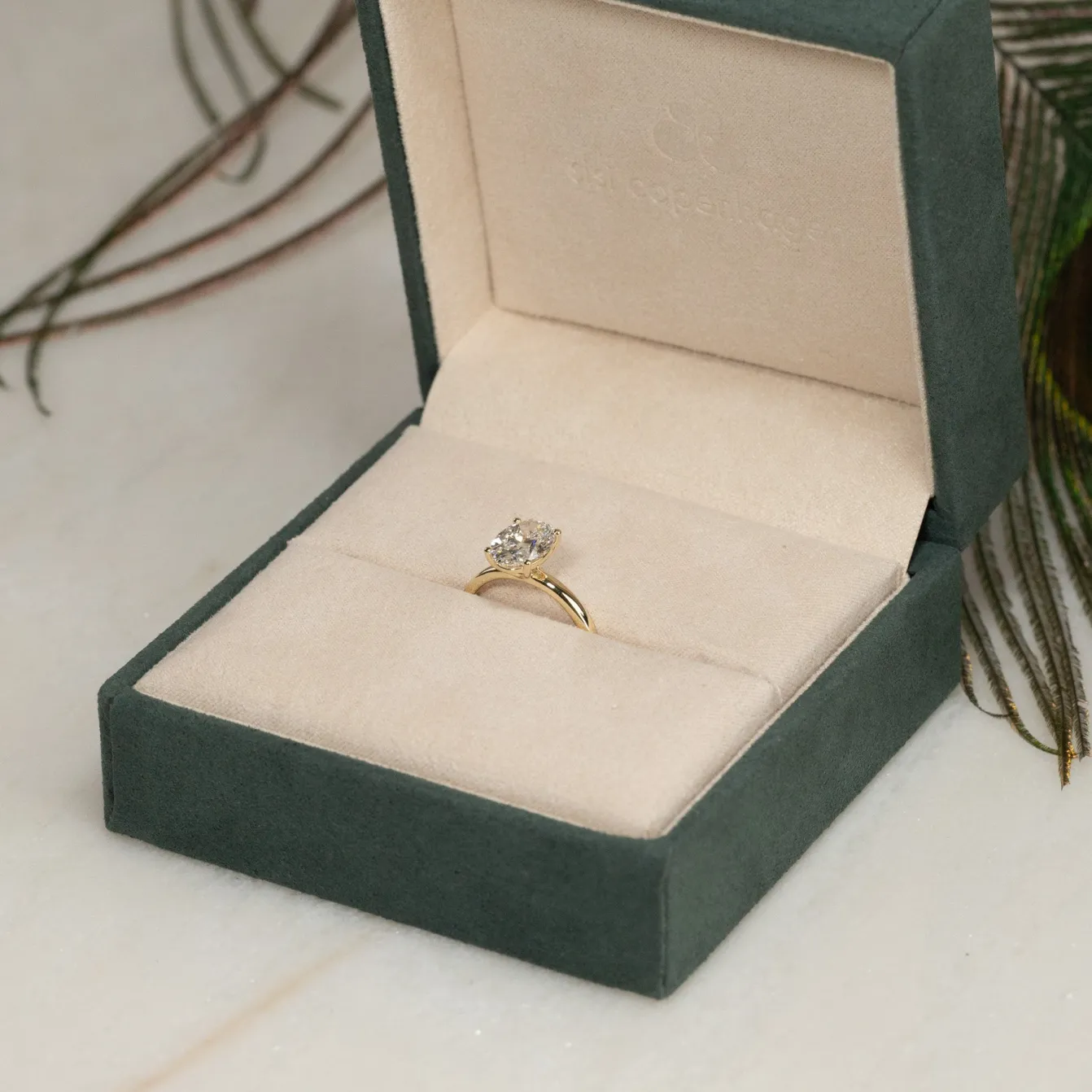 SOLITAIRE OVAL-CUT DIAMOND RING - 2.0ct - YG