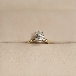 SOLITAIRE OVAL-CUT DIAMOND RING - 2.0ct - YG