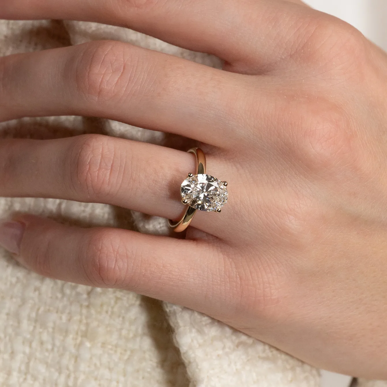 SOLITAIRE OVAL-CUT DIAMOND RING - 3.0ct - YG