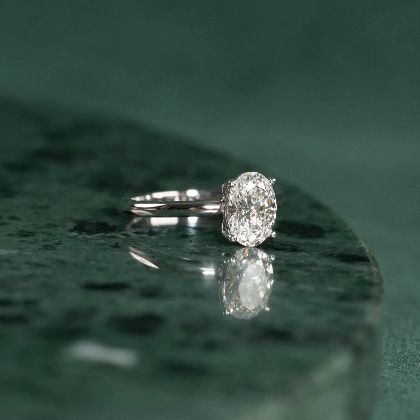 SOLITAIRE OVAL-CUT DIAMOND RING - 1.5ct - WG