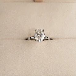 SOLITAIRE OVAL-CUT DIAMOND RING - 3.0ct - WG