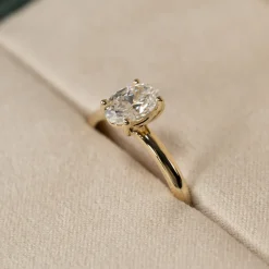 SOLITAIRE OVAL-CUT DIAMOND RING - 1.0ct - YG