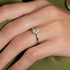 SOLITAIRE OVAL-CUT DIAMOND RING - 0.75ct - WG
