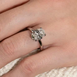 SOLITAIRE OVAL-CUT DIAMOND RING - 3.0ct - WG