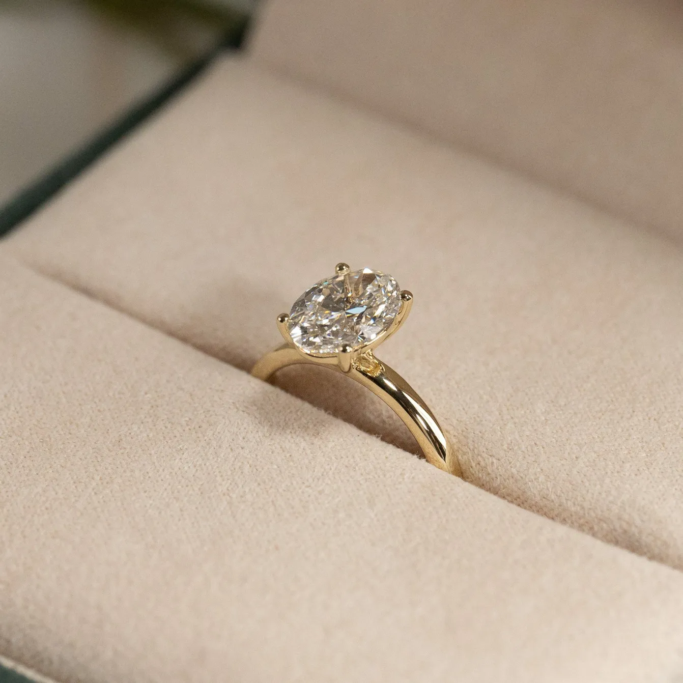 SOLITAIRE OVAL-CUT DIAMOND RING - 2.0ct - YG
