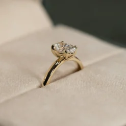 SOLITAIRE OVAL-CUT DIAMOND RING - 1.0ct - YG