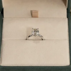 SOLITAIRE OVAL-CUT DIAMOND RING - 3.0ct - WG