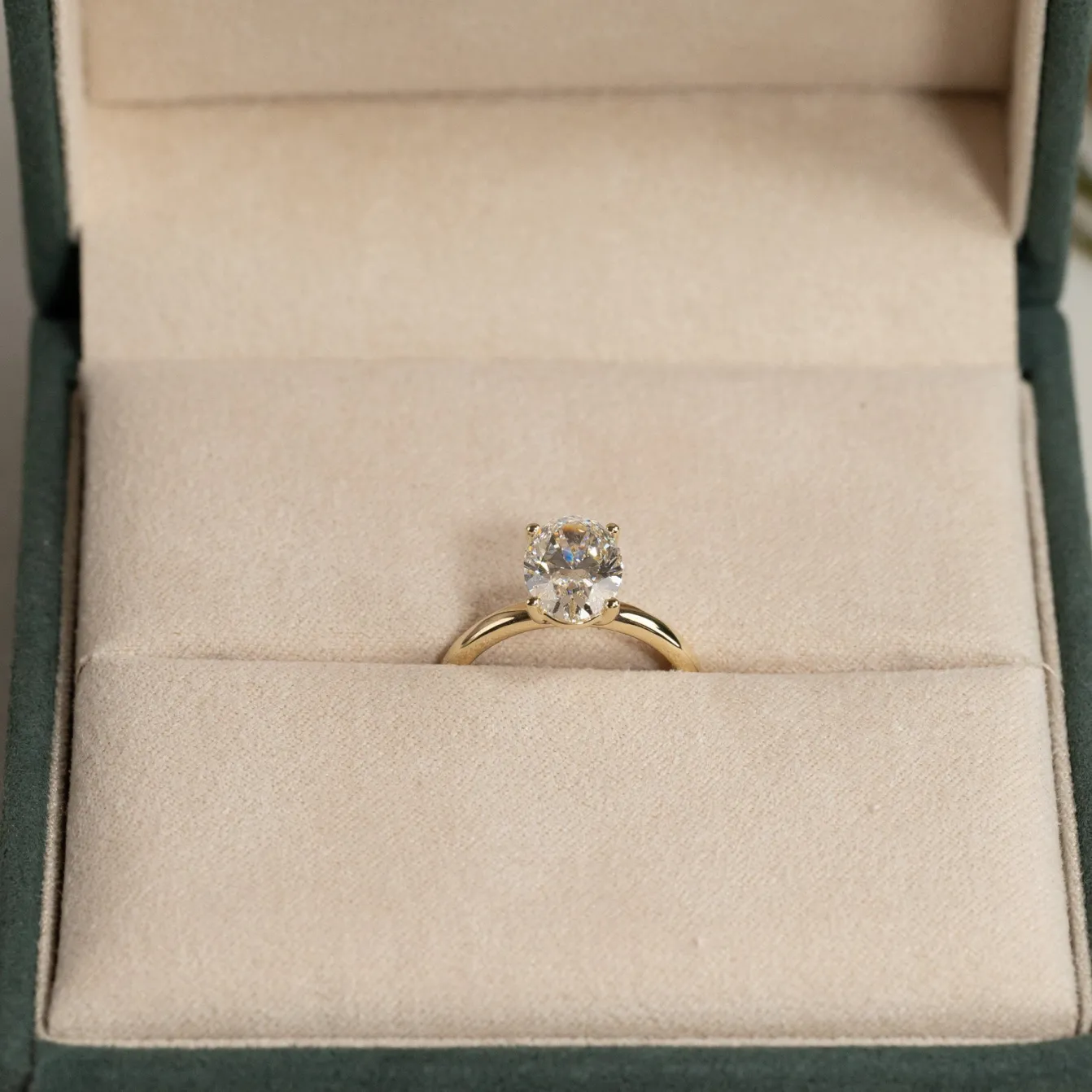 SOLITAIRE OVAL-CUT DIAMOND RING - 2.0ct - YG