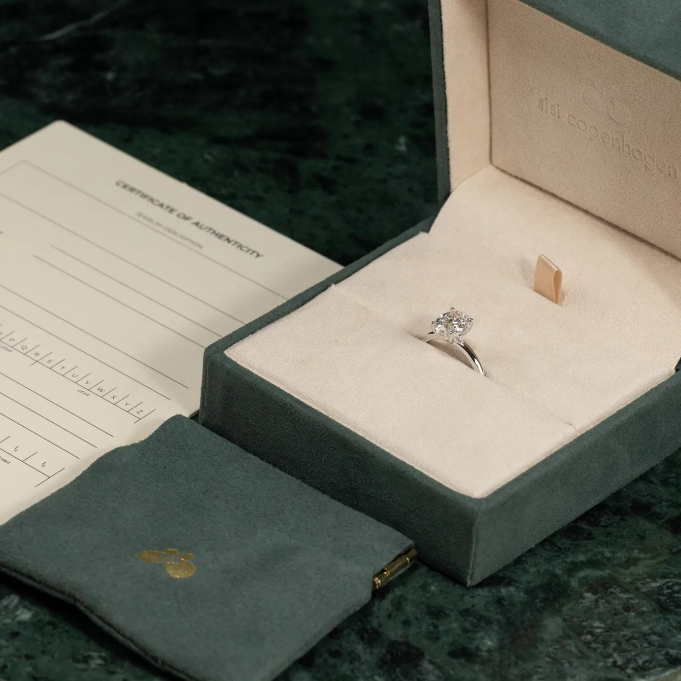 SOLITAIRE OVAL-CUT DIAMOND RING - 1.5ct - WG
