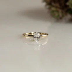 SOLITAIRE OVAL-CUT DIAMOND RING - 0.75ct - YG