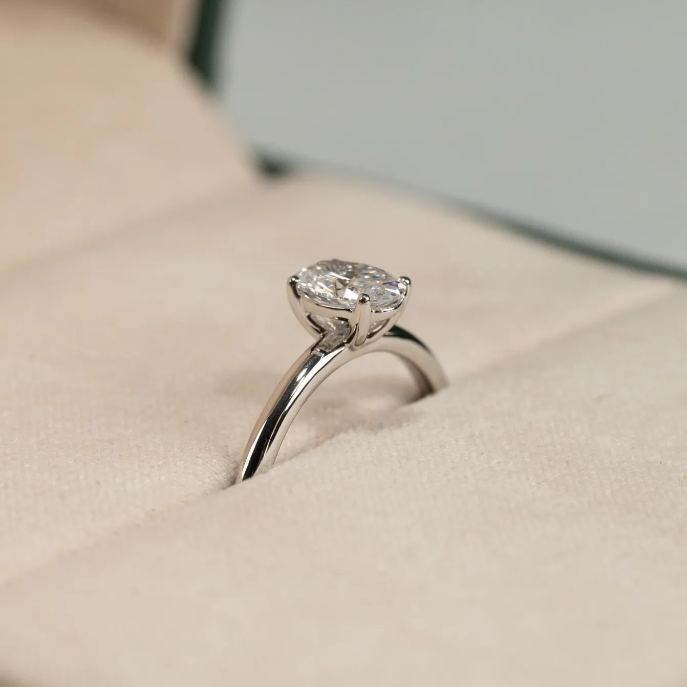 SOLITAIRE OVAL-CUT DIAMOND RING - 0.75ct - WG