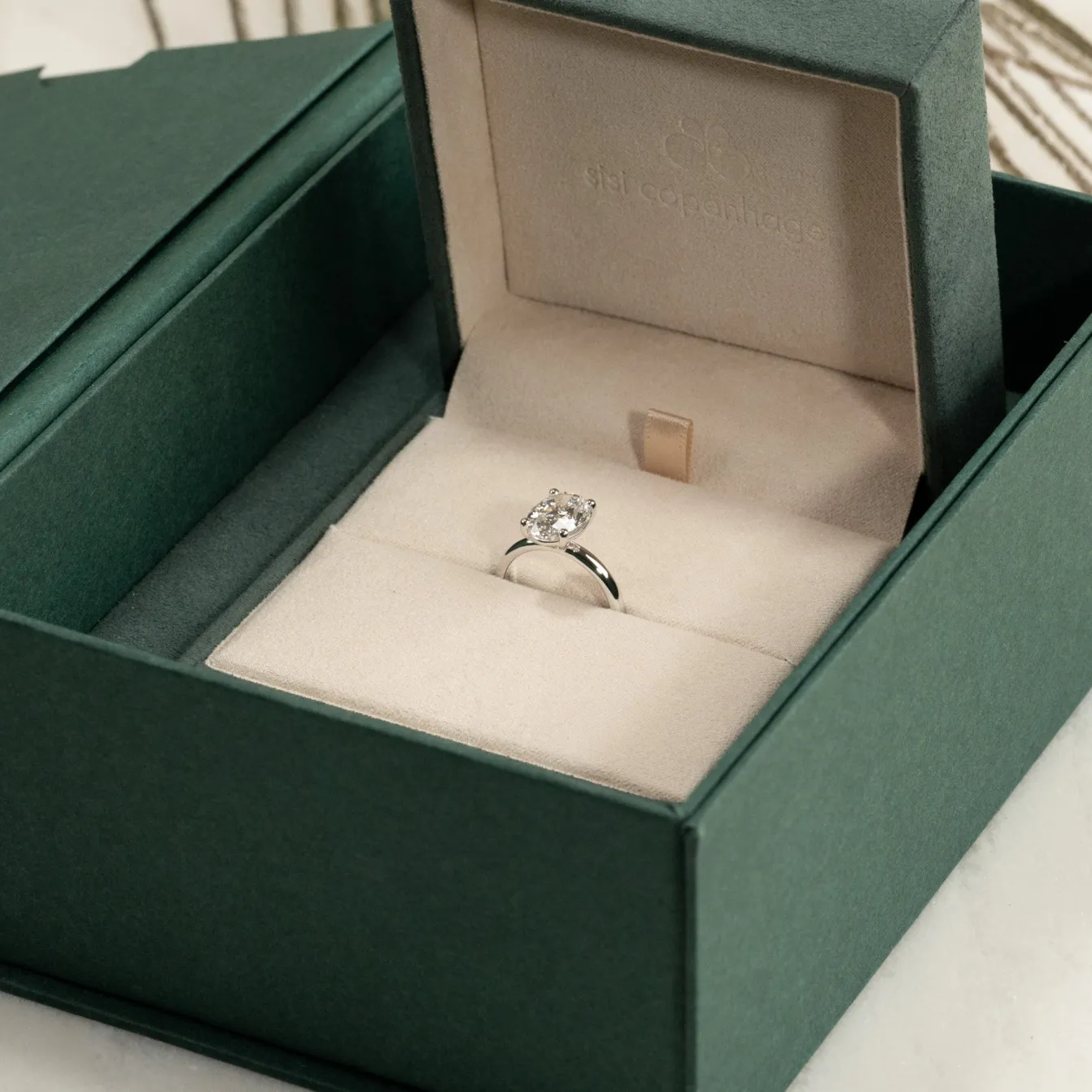 SOLITAIRE OVAL-CUT DIAMOND RING - 3.0ct - WG
