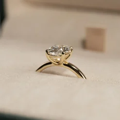 SOLITAIRE OVAL-CUT DIAMOND RING - 1.5ct - YG