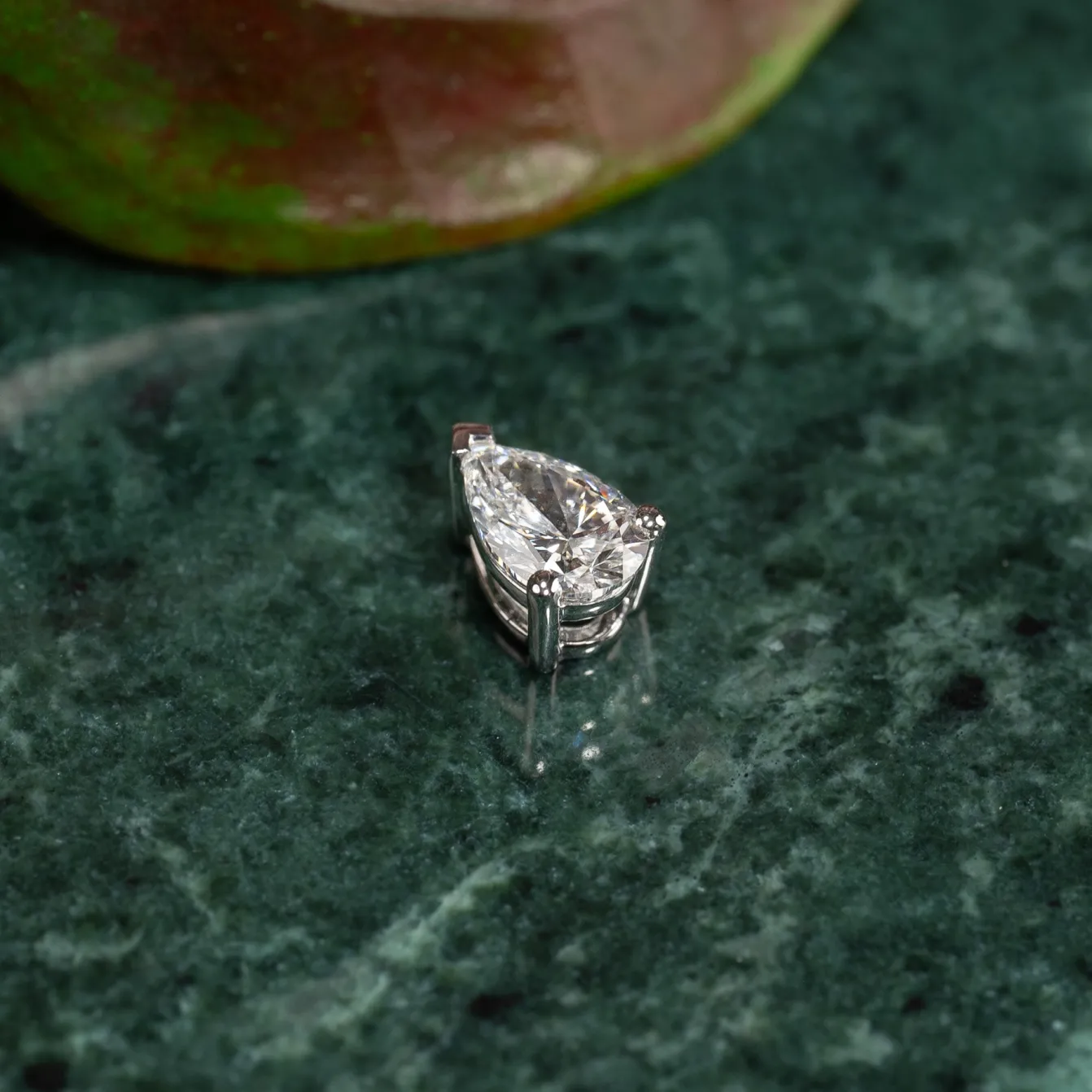 SOLITAIRE PEAR DIAMOND PENDANT - 0.65ct - WG